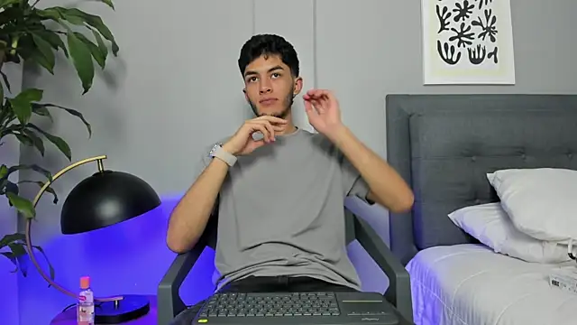 Tylerffoxx online show from 06-16-26, 09:17