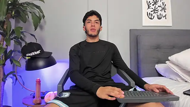 Tylerffoxx online show from 07-03-26, 10:27