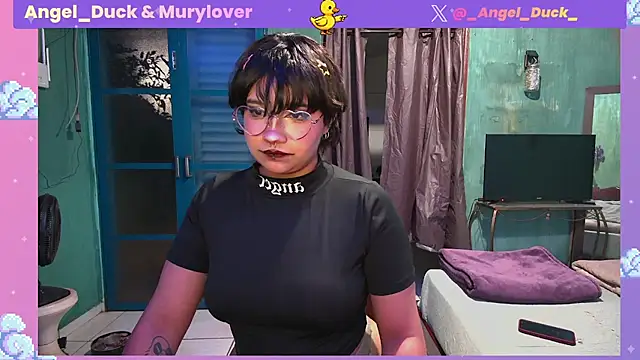 Snapshot of Angel_Duck chatting on 07-11-26, 11:17 Angel Duck online show from 07-11-26, 11:17