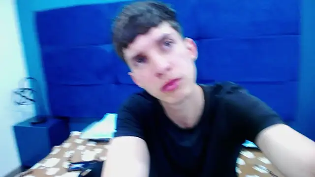 Jheampiiero online show from 09-20-25, 01:45