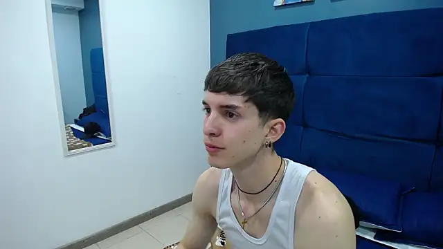 Jheampiiero online show from 10-18-25, 01:23