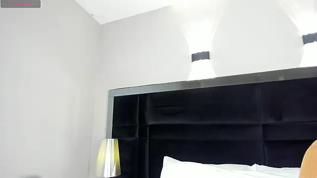 CarolineLee  online show from 04-02-26, 06:05