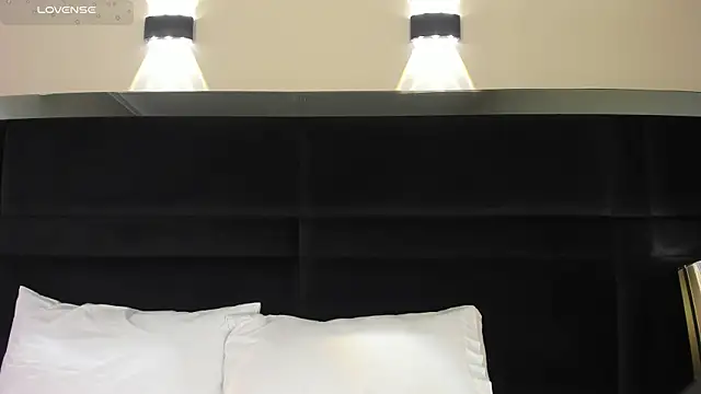 CarolineLee  online show from 07-17-26, 10:36