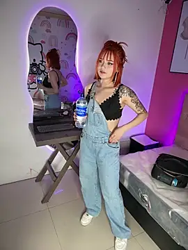 Alysson LS online show from 09-30-25, 01:43