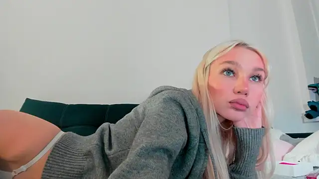 Snapshot of cuteleraay chatting on 09-20-25, 08:21 cuteleraay online show from 09-20-25, 08:21