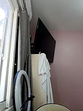 Snapshot of _SexyPetite_ chatting on 10-14-25, 01:34 SexyPetite online show from 10-14-25, 01:34