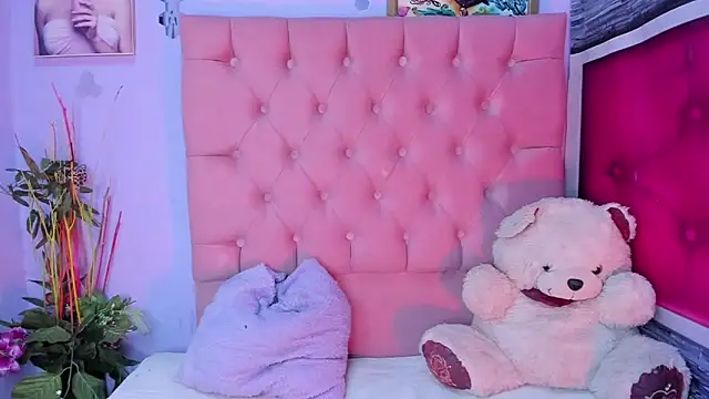 Megan Luxe online show from 01-08-26, 06:05