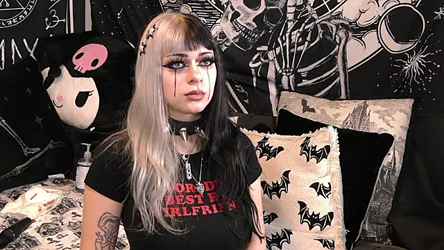 Paige Turner online show from 02-05-26, 01:43