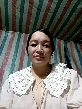 Snapshot of Bliss_rose chatting on 10-15-25, 12:00 Bliss rose online show from 10-15-25, 12:00