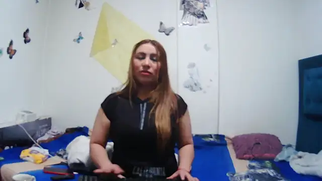 Snapshot of AddyStuart_ chatting on 06-24-26, 04:11 AddyStuart online show from 06-24-26, 04:11