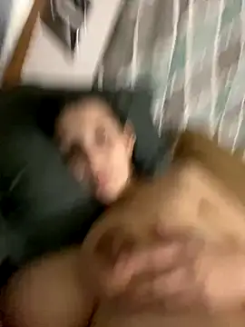 Snapshot of madsdeluxe chatting on 10-26-25, 12:27 madsdeluxe online show from 10-26-25, 12:27