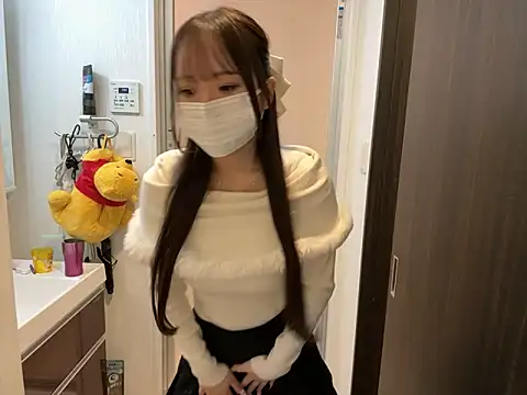 Snapshot of nano-da-u chatting on 10-31-25, 07:04 nano-da-u online show from 10-31-25, 07:04