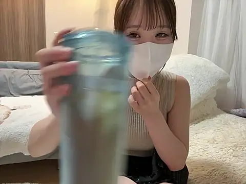 Snapshot of nano-da-u chatting on 07-08-26, 06:23 nano-da-u online show from 07-08-26, 06:23