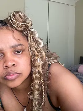 Snapshot of XXXquisiteVixen chatting on 11-12-25, 08:59 XXXquisiteVixen online show from 11-12-25, 08:59