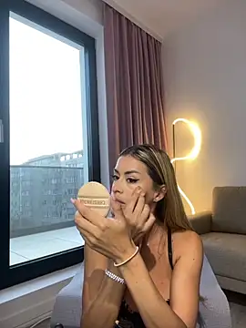  Luxie  online show from 10-21-25, 06:14