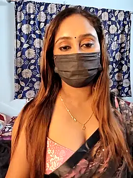 Snapshot of Cute-lusi chatting on 10-14-25, 02:40 Cute-lusi online show from 10-14-25, 02:40