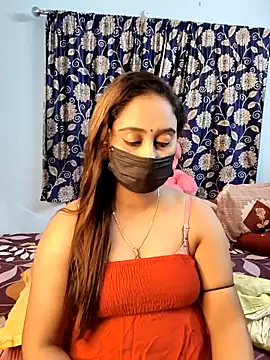 Snapshot of Cute-lusi chatting on 10-28-25, 07:05 Cute-lusi online show from 10-28-25, 07:05