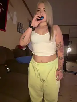 JuicyExxxperience online show from 02-13-26, 12:45