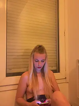 BrumeLove online show from 04-30-26, 08:57