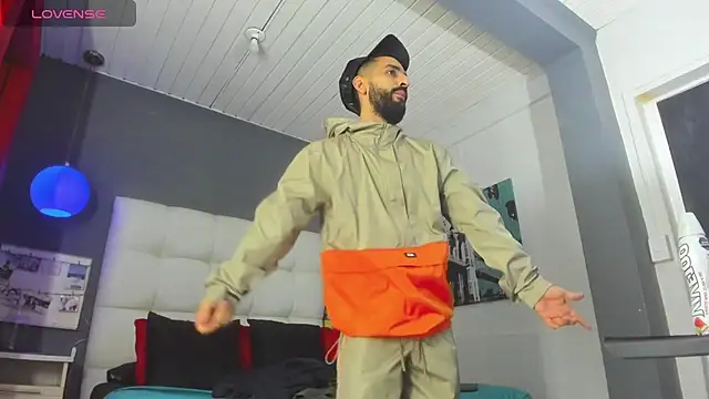 Yiyo10  online show from 02-11-26, 03:55