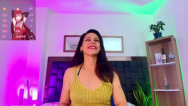 Snapshot of MashaPiink chatting on 05-20-26, 01:17 MashaPiink online show from 05-20-26, 01:17