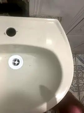 Snapshot of Luan__18 chatting on 10-22-25, 03:45 Luan 18 online show from 10-22-25, 03:45