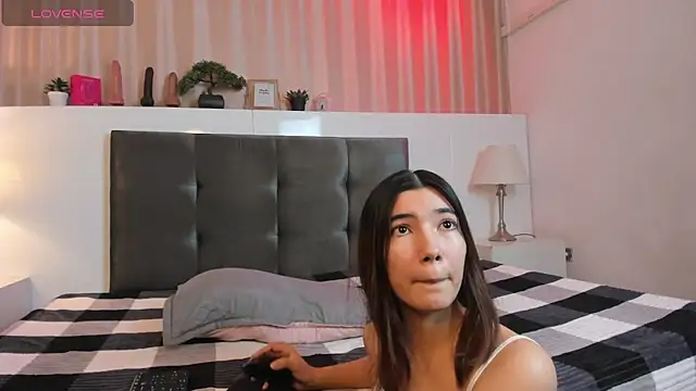 CuteButHarder online show from 04-10-26, 08:13