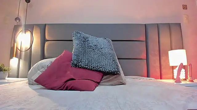 Snapshot of IvyJhons chatting on 10-23-25, 11:42 IvyJhons online show from 10-23-25, 11:42