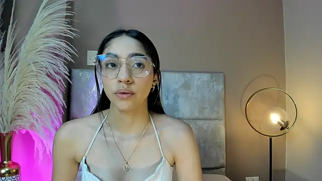 IvyJhons online show from 12-17-25, 12:00