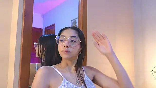 IvyJhons online show from 12-18-25, 12:00