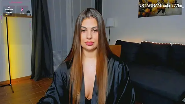 Snapshot of Cutie_Lui chatting on 11-18-25, 02:54 Cutie Lui online show from 11-18-25, 02:54