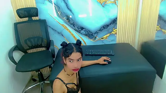 Snapshot of TifannyHott chatting on 09-11-25, 07:58 TifannyHott online show from 09-11-25, 07:58