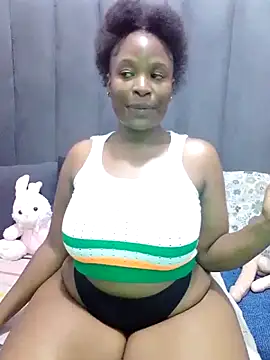 Snapshot of MrsMxx25 chatting on 10-21-25, 04:41 MrsMxx25 online show from 10-21-25, 04:41