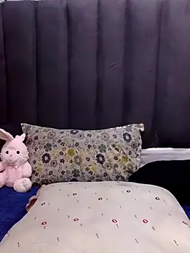 Snapshot of MrsMxx25 chatting on 10-29-25, 07:15 MrsMxx25 online show from 10-29-25, 07:15