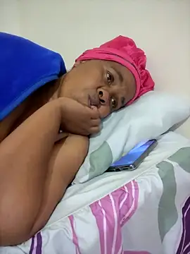 Snapshot of Ebonyboobsmilk chatting on 09-21-25, 06:31 Ebonyboobsmilk online show from 09-21-25, 06:31