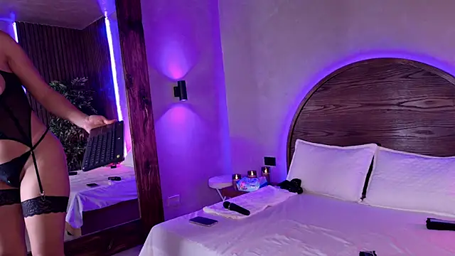 renata black  online show from 10-16-25, 10:16