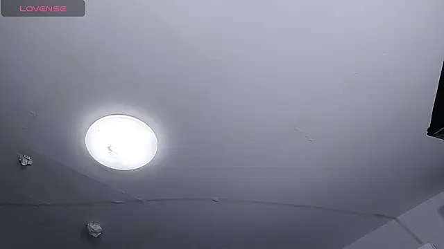 Snapshot of YIWA-2000 chatting on 10-20-25, 11:43 YIWA-2000 online show from 10-20-25, 11:43