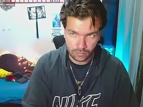 Snapshot of cortelioni_massimo_ chatting on 09-27-25, 02:16 cortelioni massimo online show from 09-27-25, 02:16