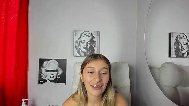 SophiaaLee online show from 07-23-26, 01:58