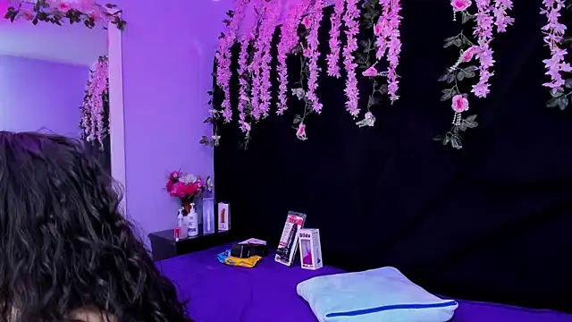 Nanis James online show from 03-08-26, 02:59