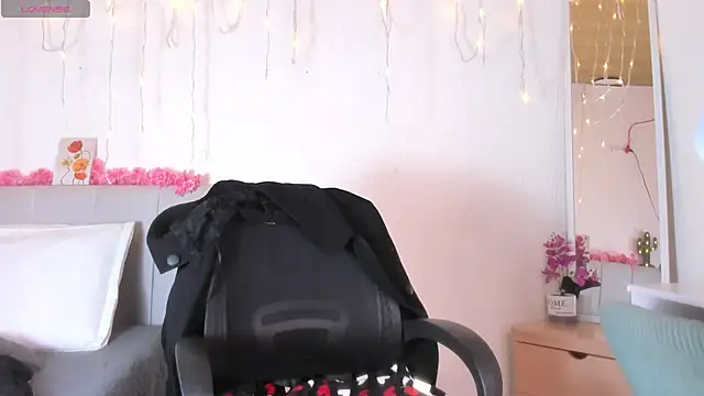 Snapshot of AmaraMoon_ chatting on 09-13-25, 09:25 AmaraMoon online show from 09-13-25, 09:25