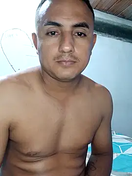 Snapshot of Geral_Yeraldyn09 chatting on 10-18-25, 01:08 Geral Yeraldyn09 online show from 10-18-25, 01:08