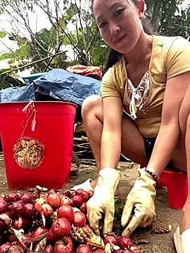 Snapshot of Huong-Ly chatting on 10-03-25, 07:05 Huong-Ly online show from 10-03-25, 07:05