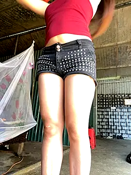 Snapshot of Huong-Ly chatting on 10-05-25, 01:37 Huong-Ly online show from 10-05-25, 01:37