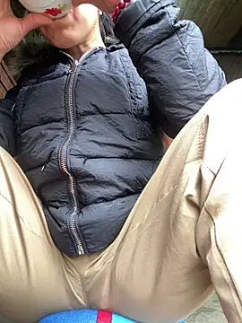 Huong-Ly online show from 12-17-25, 02:39