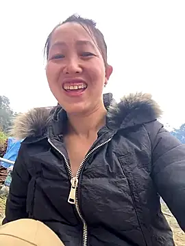 Huong-Ly online show from 01-11-26, 03:00