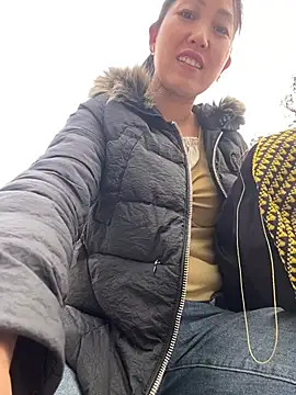 Huong-Ly online show from 01-13-26, 02:17