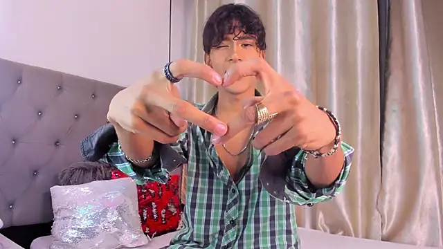 Snapshot of d3rke_666 chatting on 10-08-25, 04:32 d3rke 666 online show from 10-08-25, 04:32