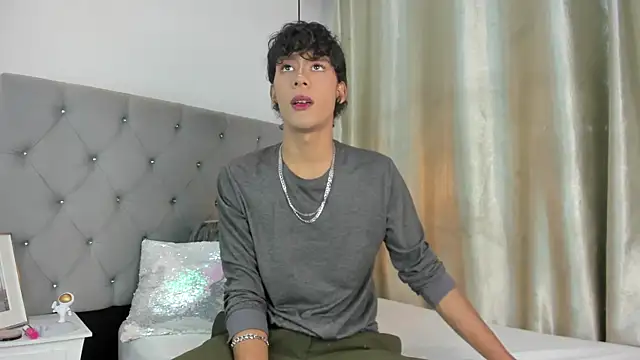 Snapshot of d3rke_666 chatting on 10-12-25, 04:00 d3rke 666 online show from 10-12-25, 04:00