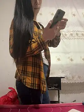 crhong666 online show from 04-12-26, 12:37